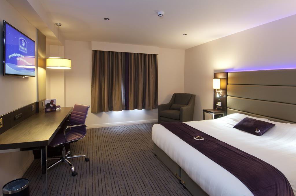 Premier Inn Southampton City Centre Exterior photo